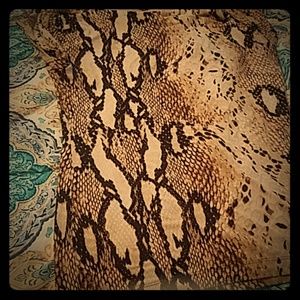 Adrienne Vitaddini top